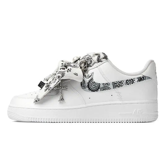 [Custom Men's low-top "Mandarin Duck" board shoes in black and white]Nike Air Force 1 07 Low-Top Skateboard Shoes Men's Black