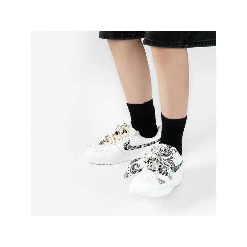 [Custom Men's low-top "Mandarin Duck" board shoes in black and white]Nike Air Force 1 07 Low-Top Skateboard Shoes Men's Black
